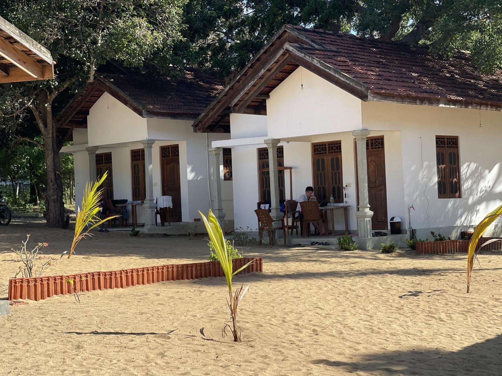 Coconut Hill Arugam Bay Hostel Exterior foto